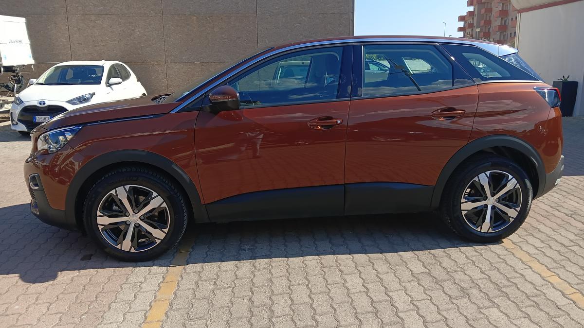 Peugeot 3008 1.5 HDI 130CV Business 061